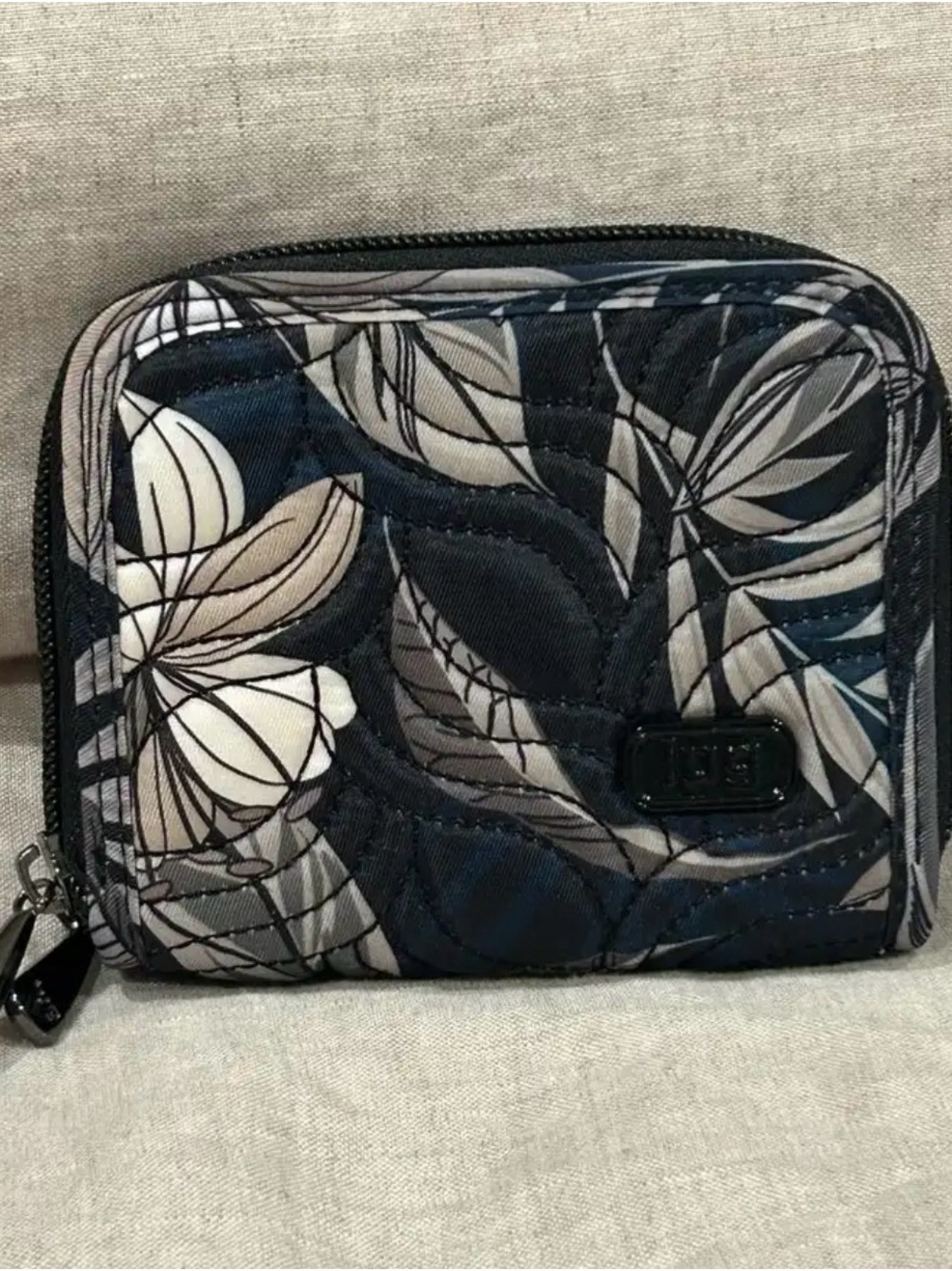Lug Splits Compact RFID Wallet Lily Grey Print